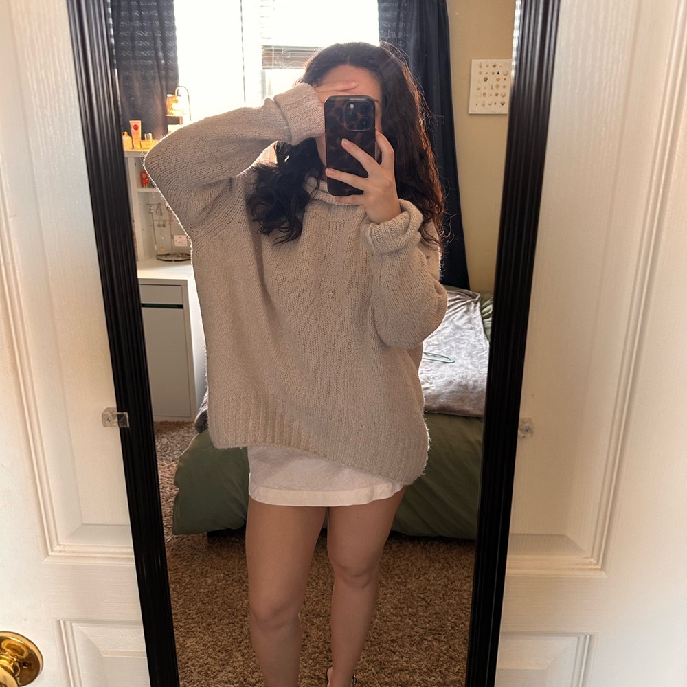 H&M Cream Crew Neck Sweater